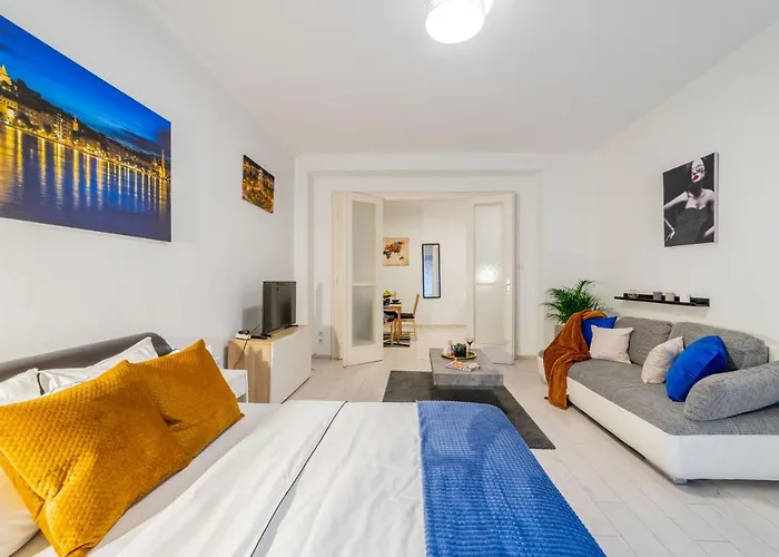 Del Mar Apartment