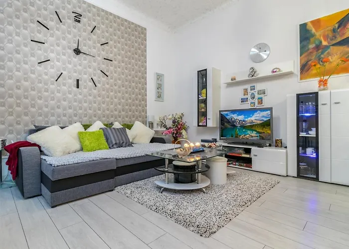 Grey Orchid Apartment - Studio