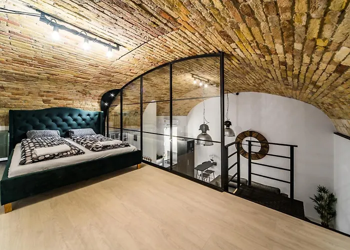 Spacious Loft In The Heart Of Downtown
