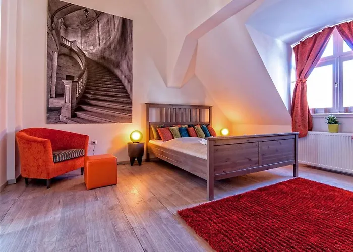 Luxury Paulay Street Apartment