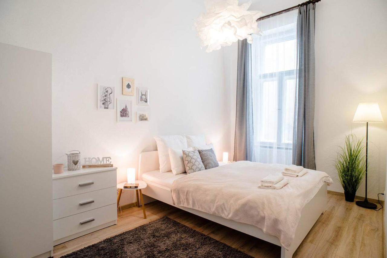 Comfy, Renewed 3 Bedroom In Center Apartamento
