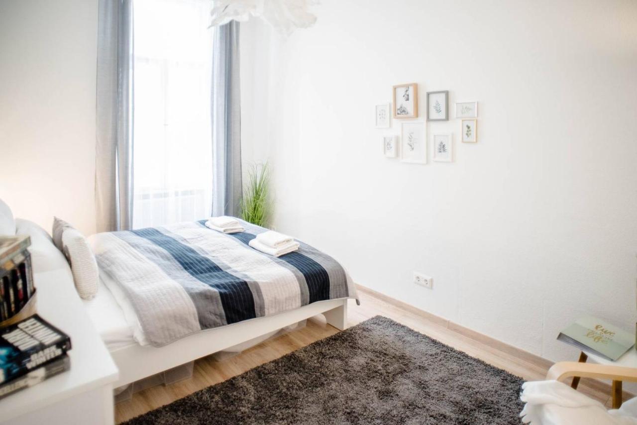 Comfy, Renewed 3 Bedroom In Center * Budapest