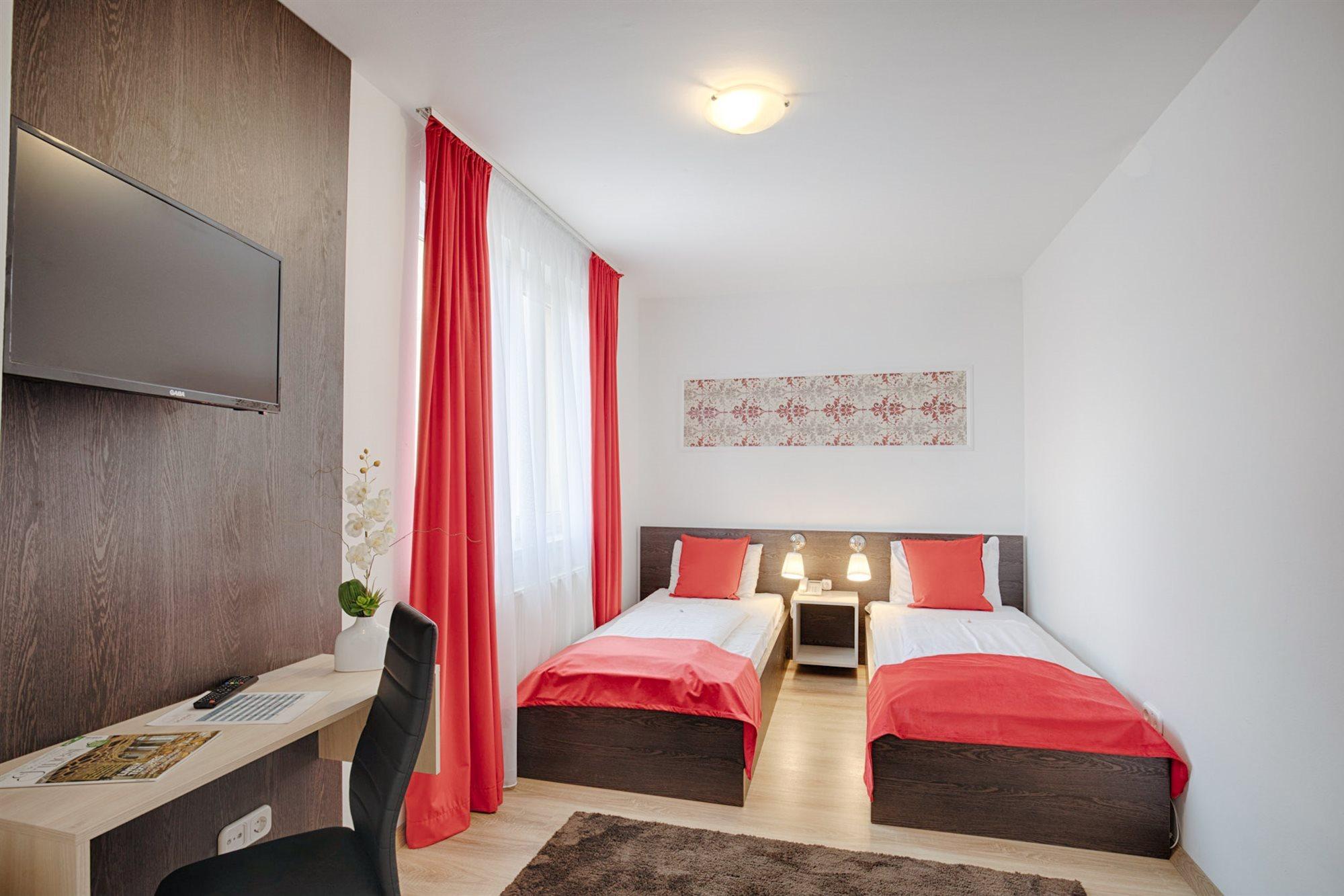 Triple M Hotel 3*