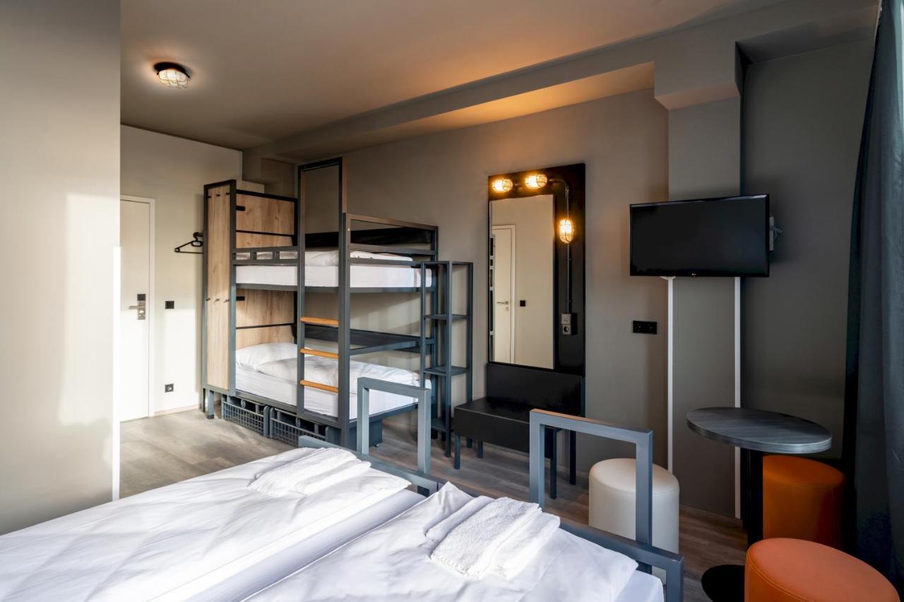 Hostel A&o