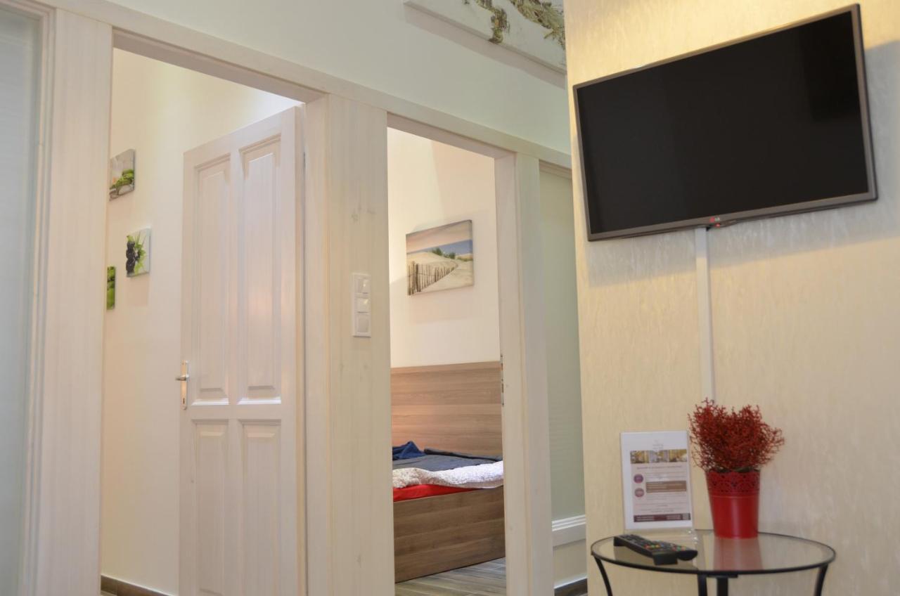 Nn Apartmanette *