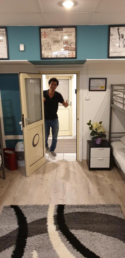 V61 Hostel *