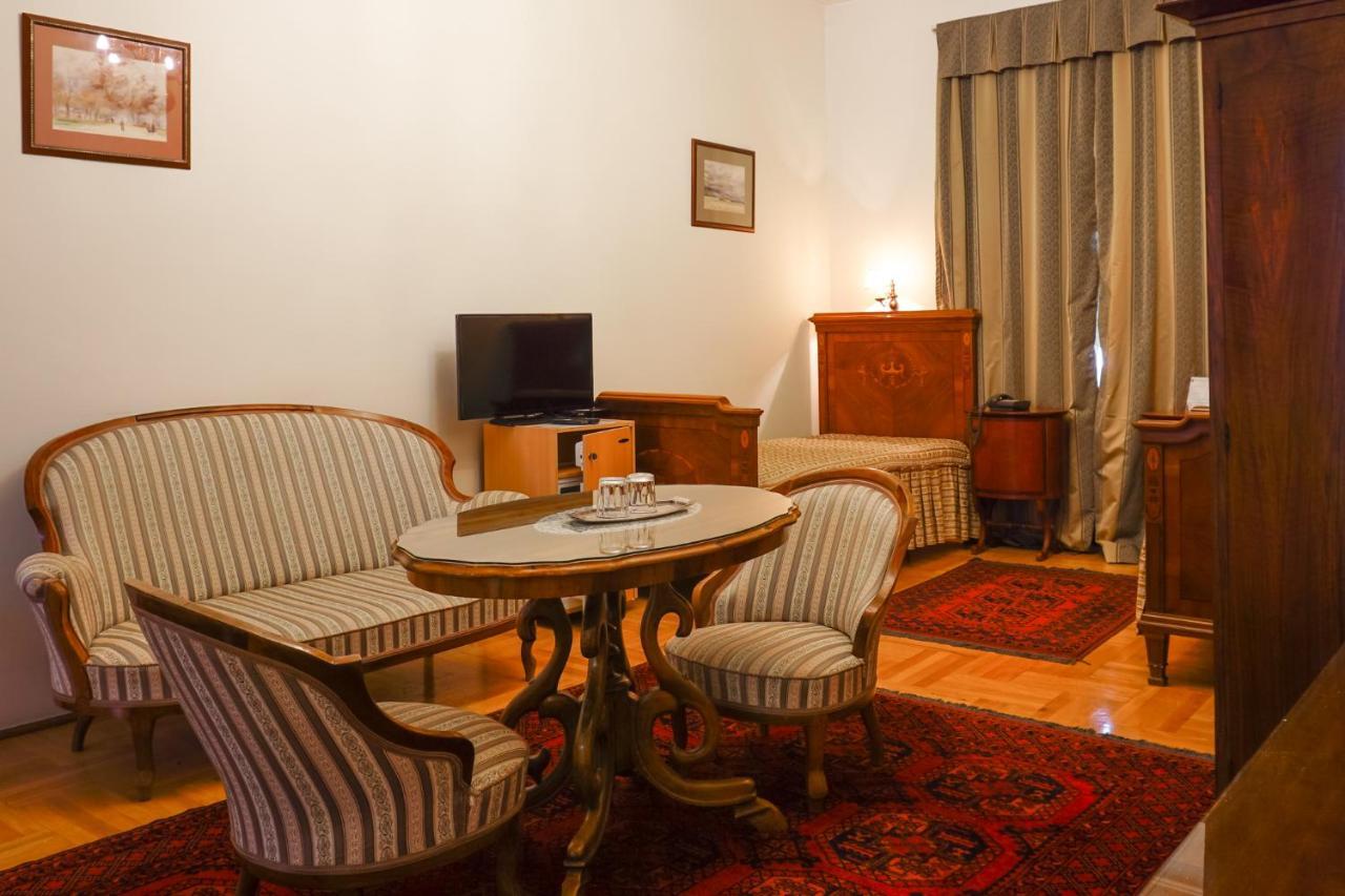 Hotel Monarchy