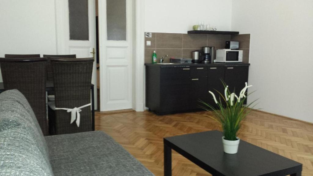 Balcony Apartman *