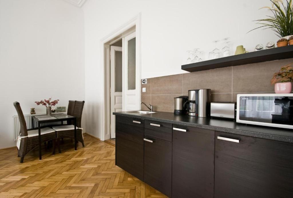 Balcony Apartman