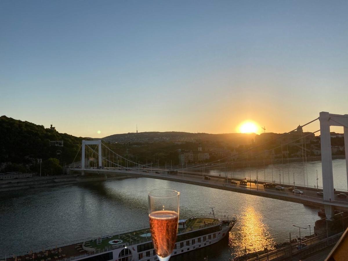 Apartmán Riverside Flat With King Castle View *