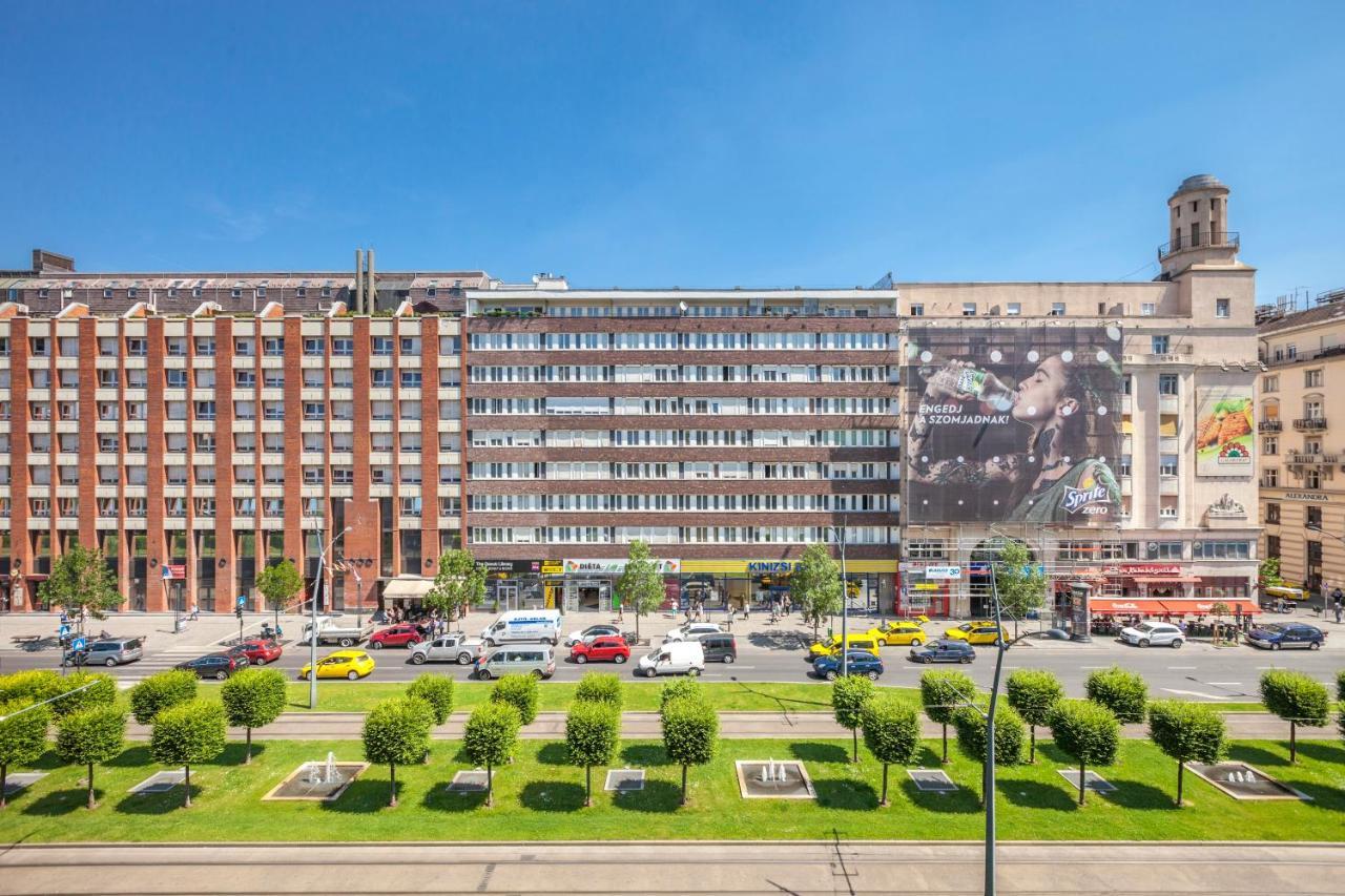 Modernized Unique Huge On 135sqm Lejlighed *