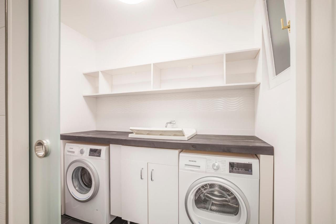 Modernized Unique Huge On 135sqm Lejlighed