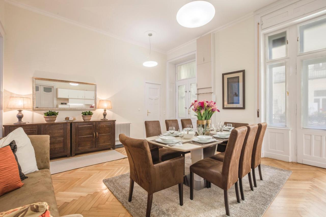 Modernized Unique Huge On 135sqm Lejlighed Budapest