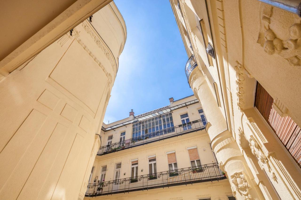 Modernized Unique Huge On 135sqm Lejlighed Budapest