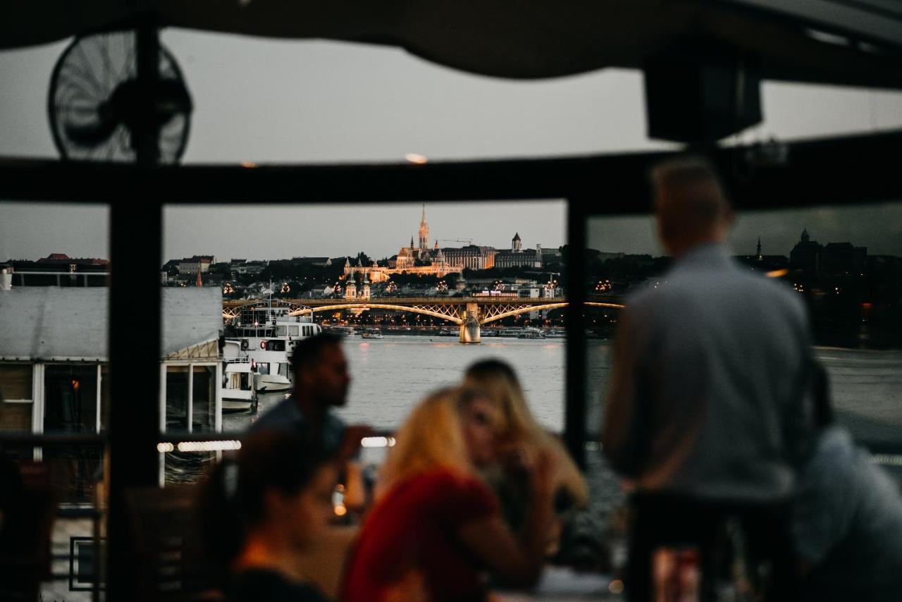 Vogue Boat * Budapest