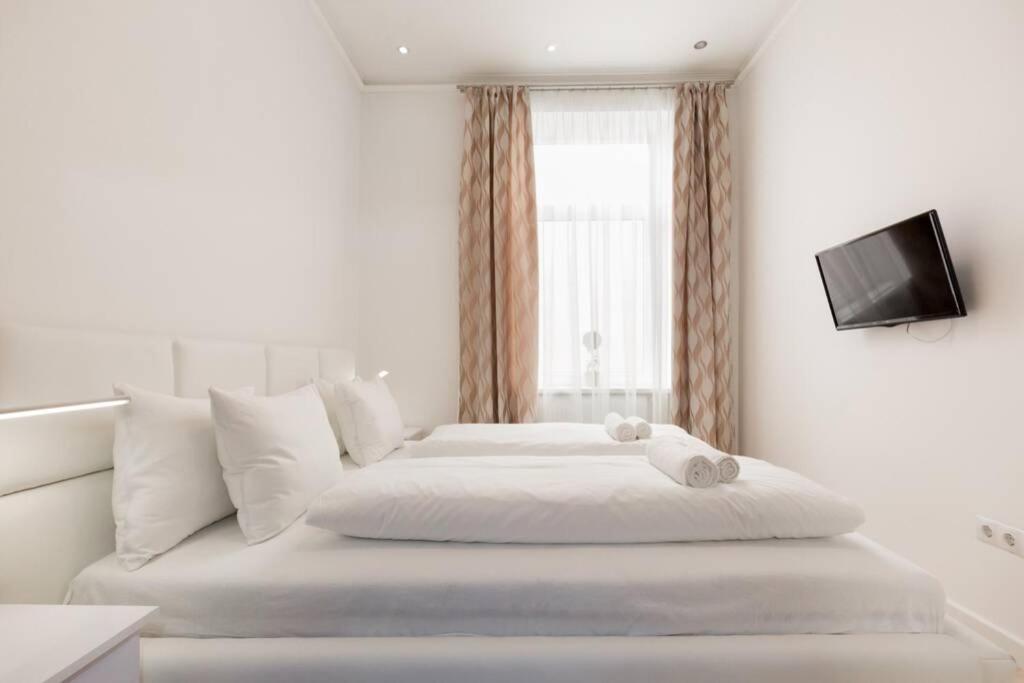 Eiffel Palace Luxury Dream 1 *