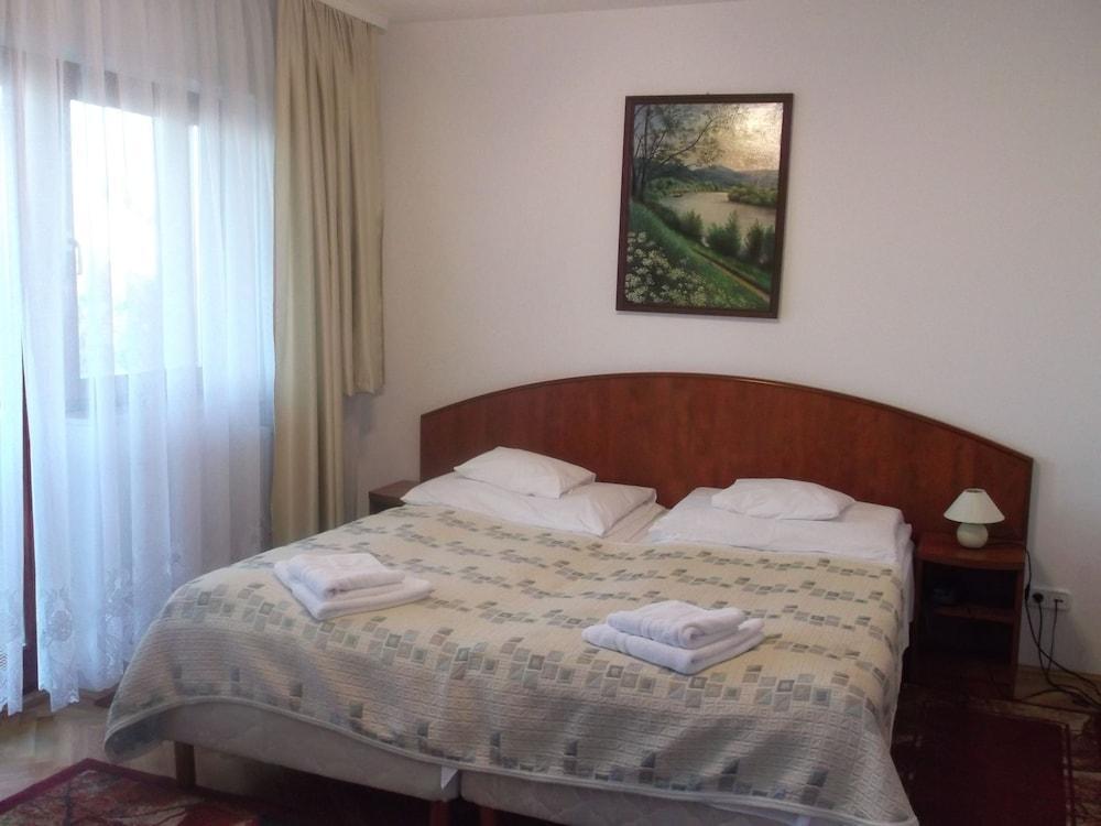 Helios Hotel