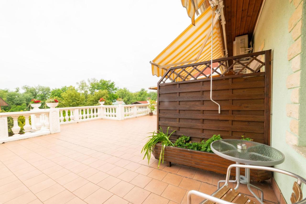 Le Rose 3* Budapeszt