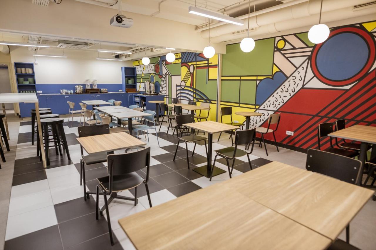 Netizen Centre Hostal *