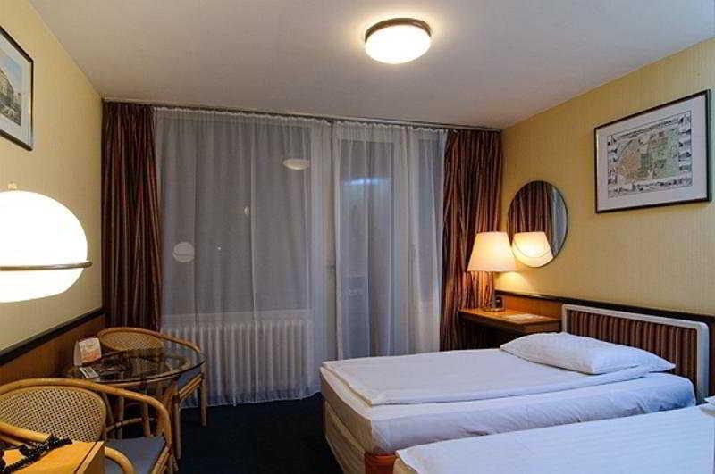 Europa & Congress Center Hotel 3*