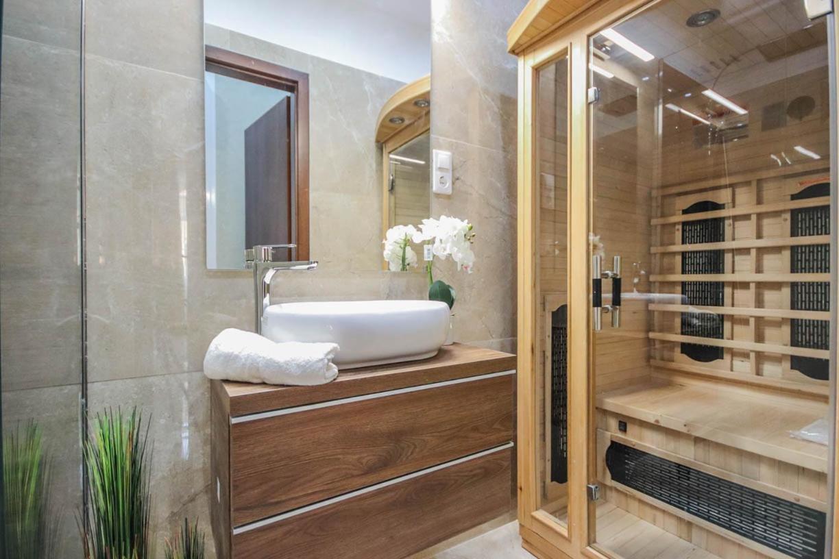 Aparthotel Bengt Dohany Str. *