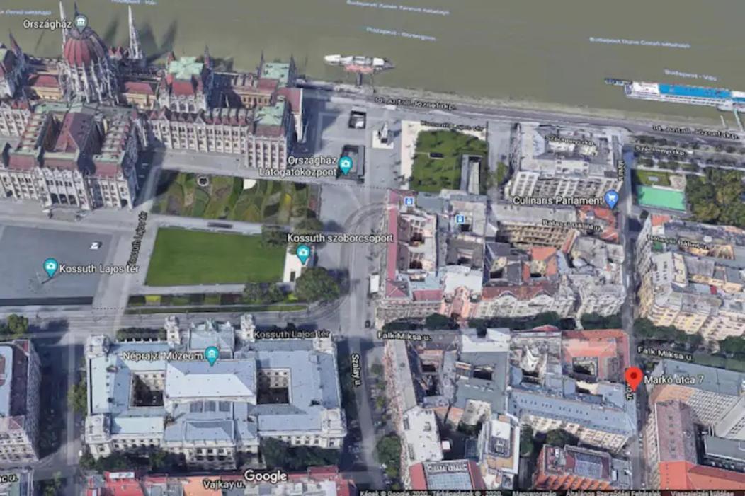 And Cozy Next To The Parliament * Budapest