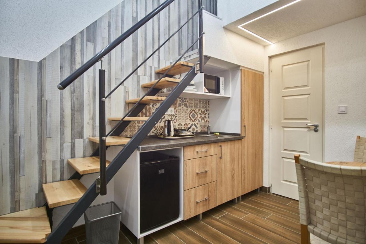 Apartmán Km33 - - Hostaid *