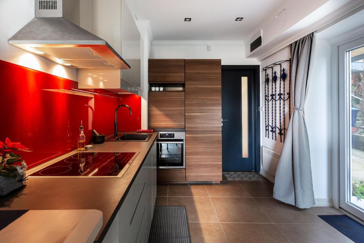 Panoramic Comfort In The Luxurious District!