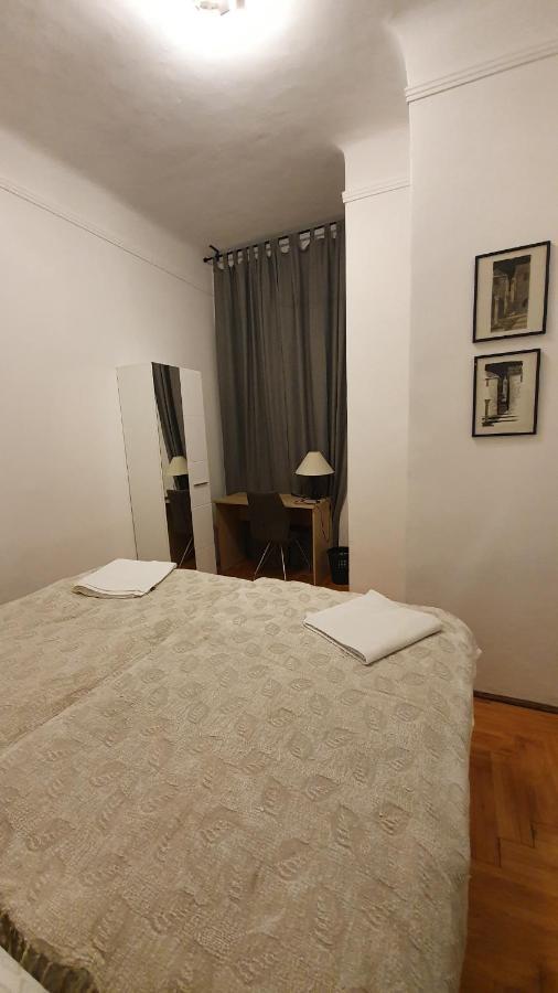 Apartment Modern Parkside Garden View Budapest