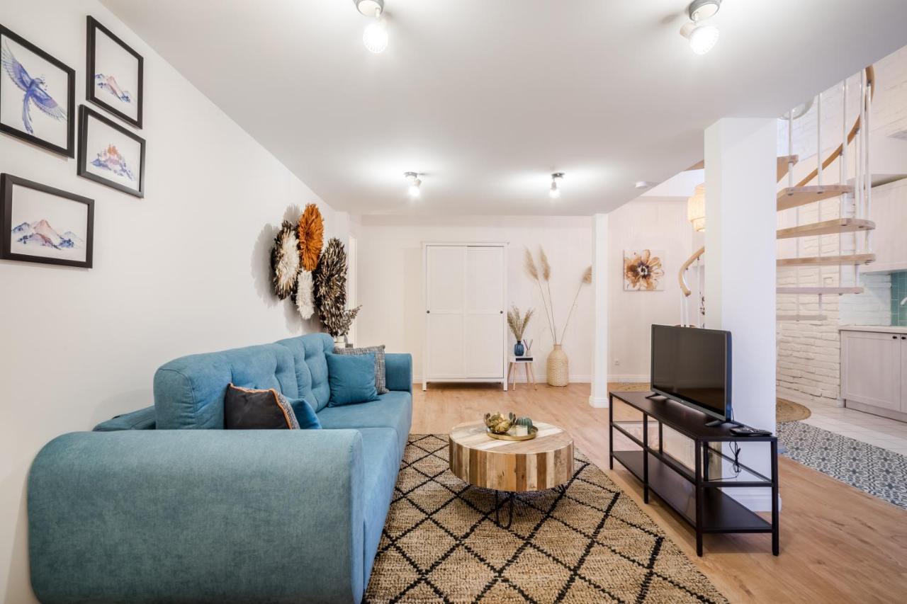 Roomli Boho Chic Apartment