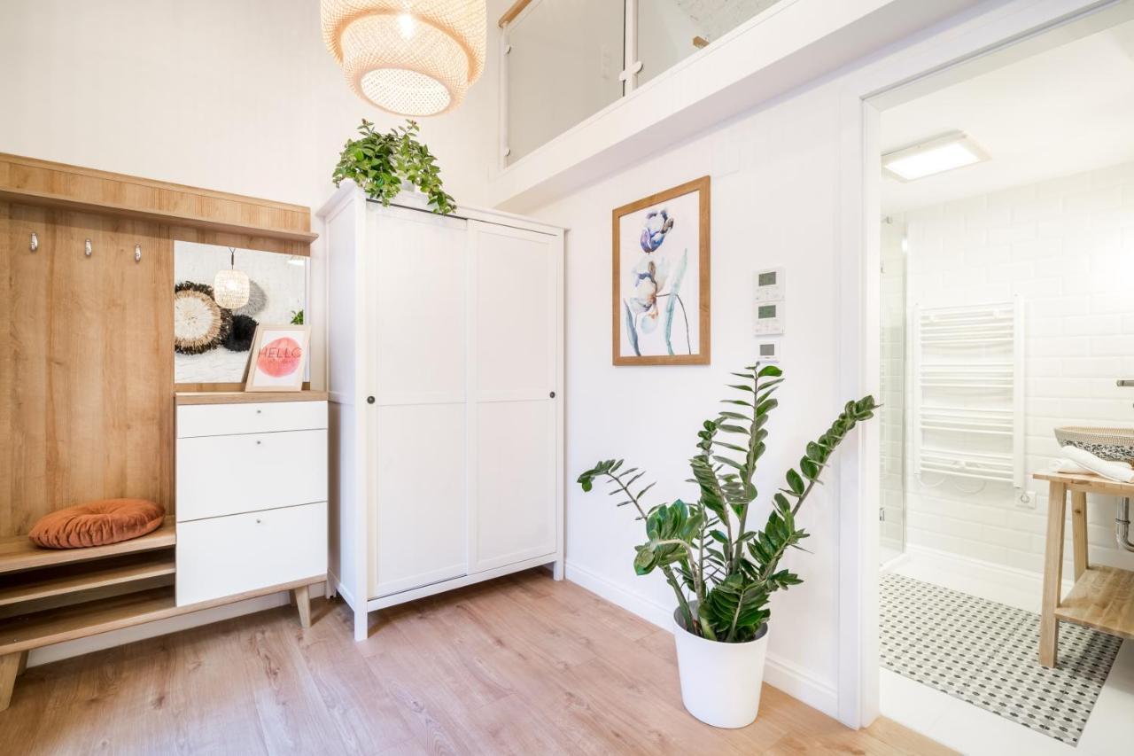 Roomli Boho Chic Apartment