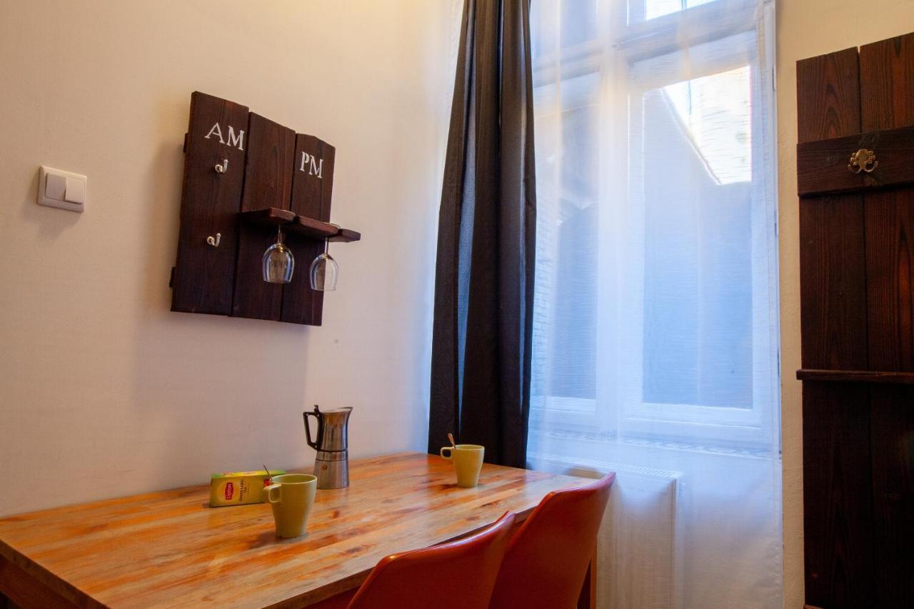 Hedonist Lodge