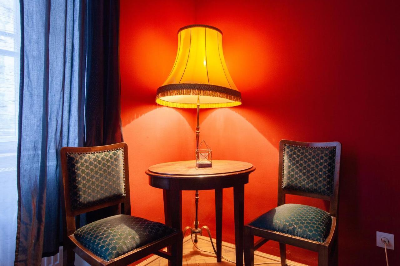 Hedonist Apartahotel