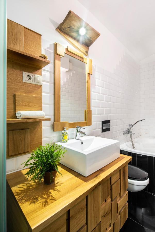 The Iguana-wooden Apartamento