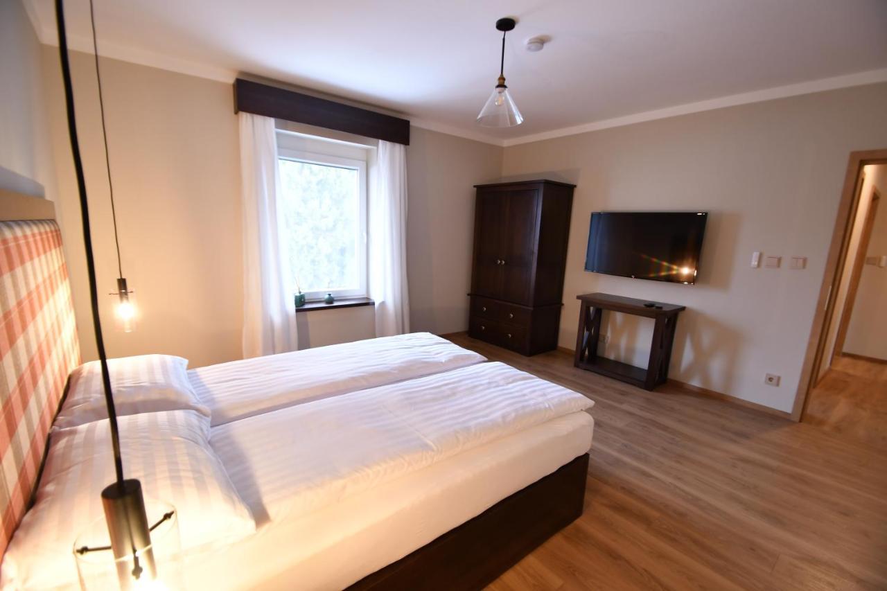 Villa Tweed House *