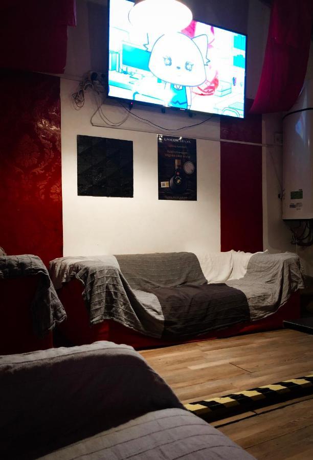 Whole Basement Former Pub For Stag Do, Bachelor House Party Flat Apartamento