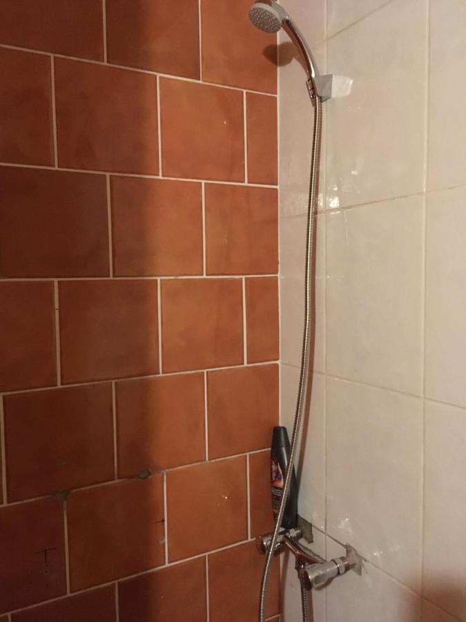 Apartamento Whole Basement Former Pub2 For Stag Do, Men's Cave Budapest
