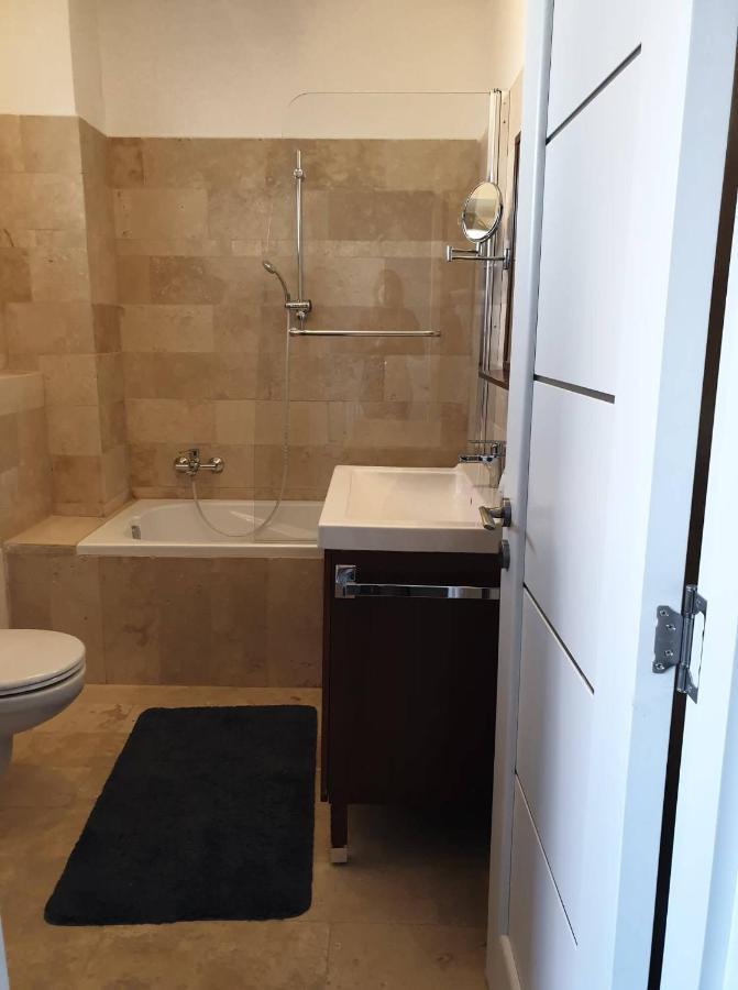 Ejjeli Bagoly Etterem Es Panzio Bed & Breakfast *