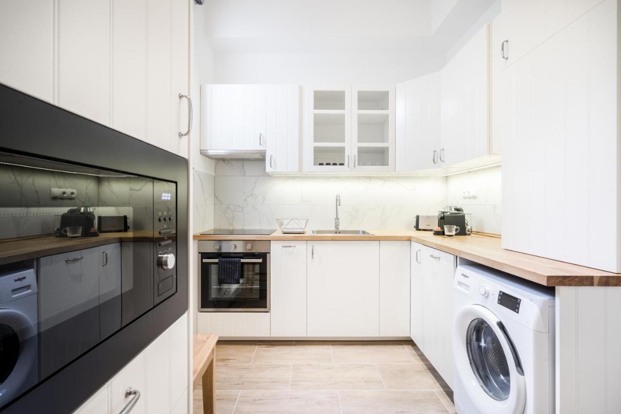 Appartement Bpr Blooming Design With A/c Boedapest