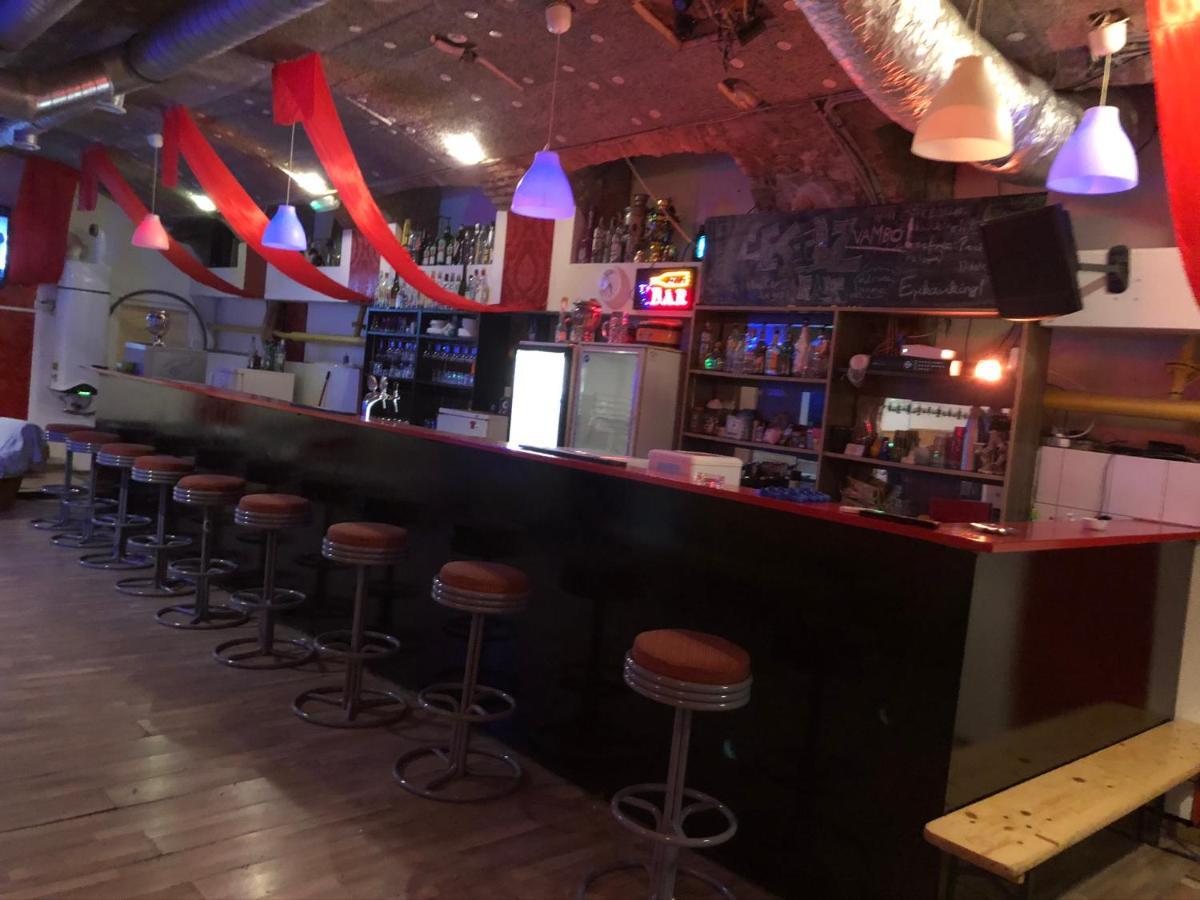 Apartamento Whole Basement Former Pub For Stag Do, Bachelor House Party Flat *