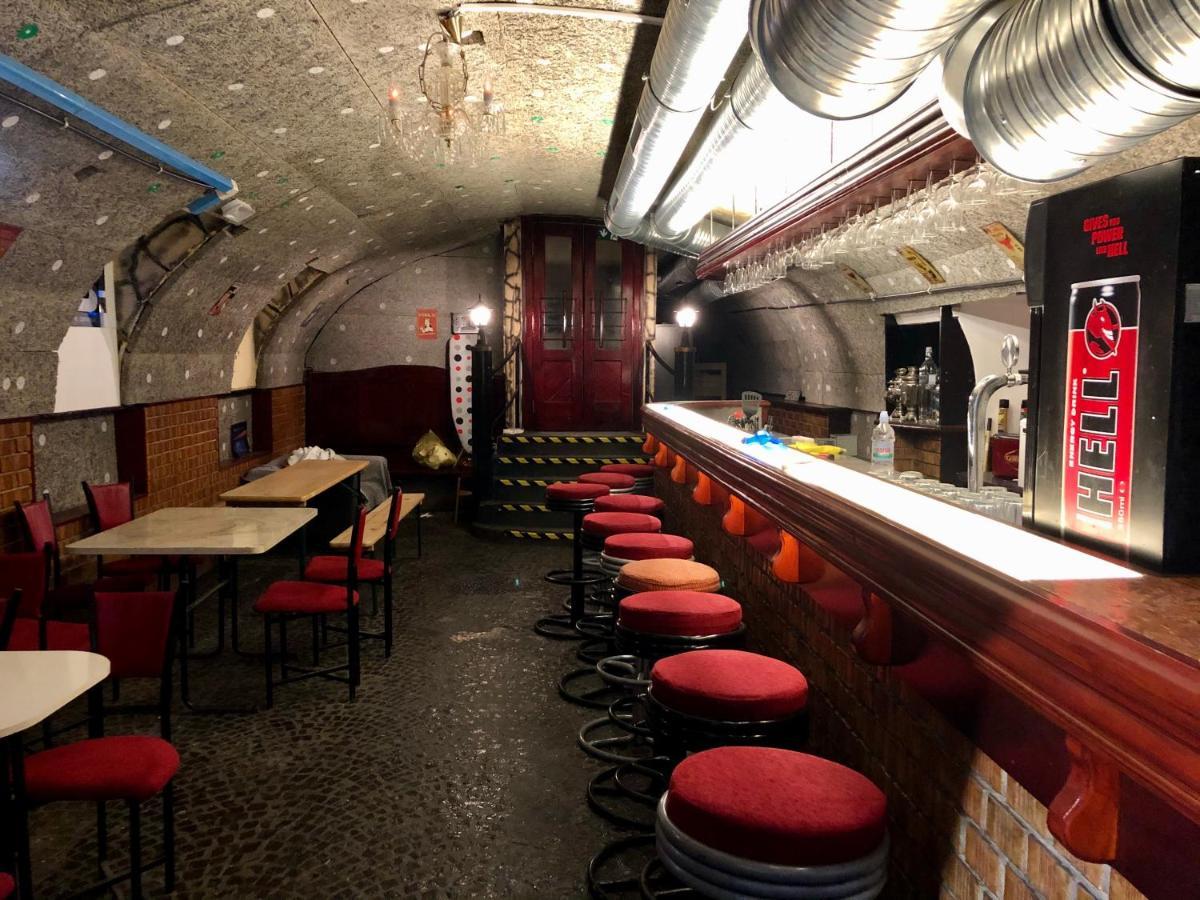 Whole Basement Former Pub 5 For Stag Do Apartman *