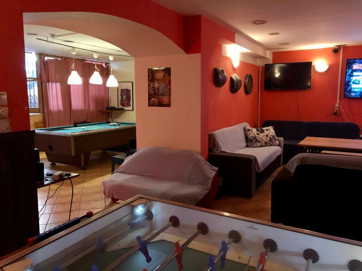 Whole Basement Former Pub3 For Bachelor / Bachelorette Party Appartement *