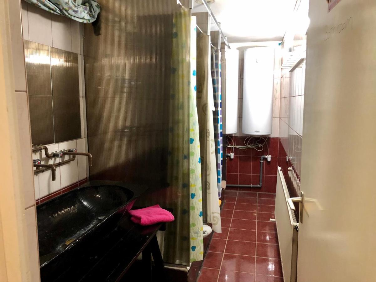 Whole Basement Former Pub3 For Bachelor / Bachelorette Party Appartement *