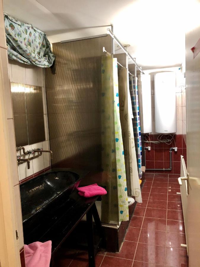 Whole Basement Former Pub3 For Bachelor / Bachelorette Party Appartement