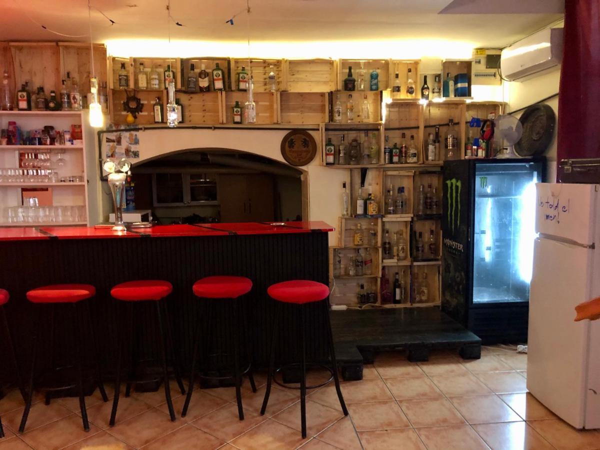 Whole Basement Former Pub3 For Bachelor / Bachelorette Party Appartement *