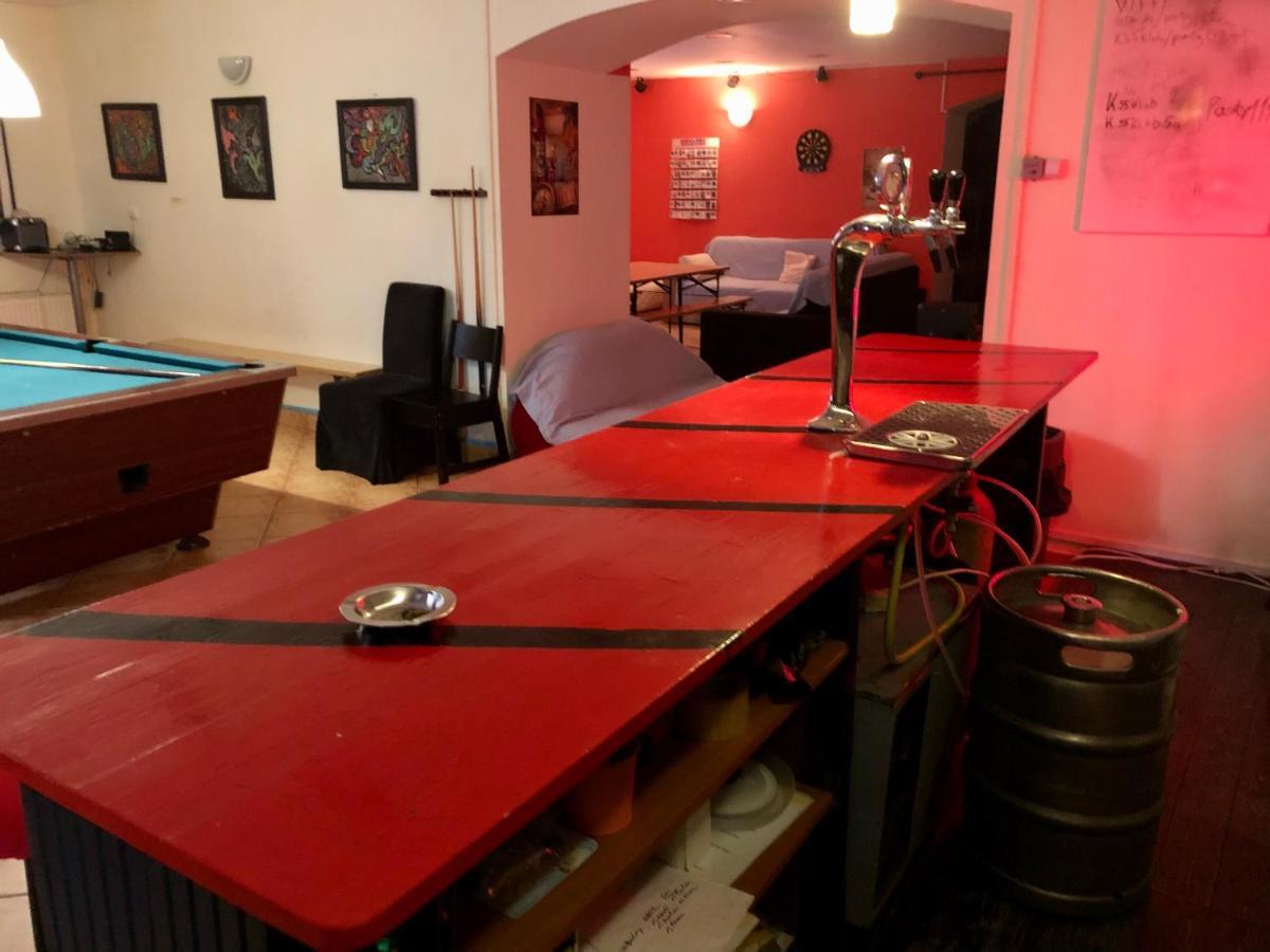 Apartment Whole Basement Former Pub3 For Bachelor / Bachelorette Party Budapest