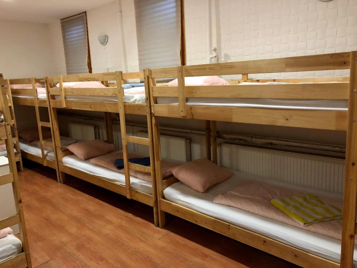 Whole Basement Former Pub3 For Bachelor / Bachelorette Party Appartement *