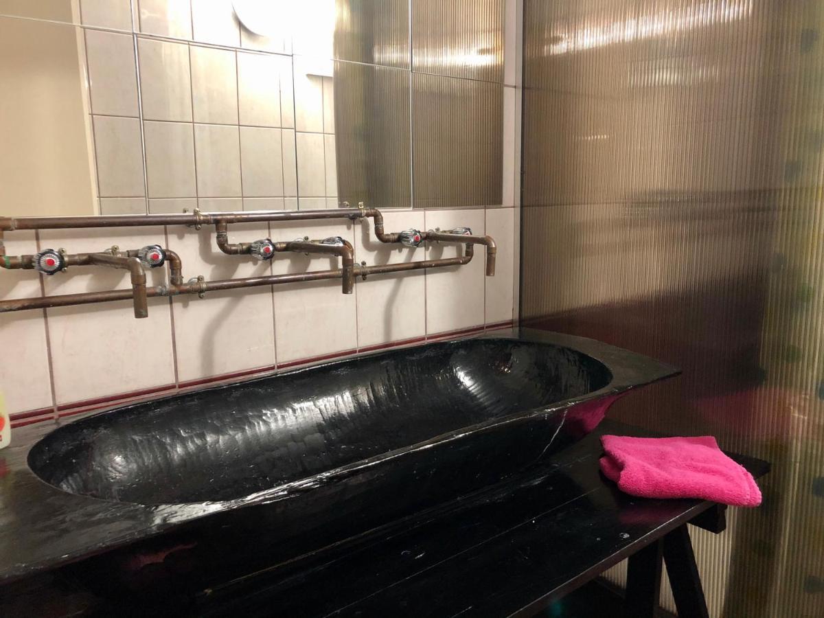 Whole Basement Former Pub3 For Bachelor / Bachelorette Party Appartement *