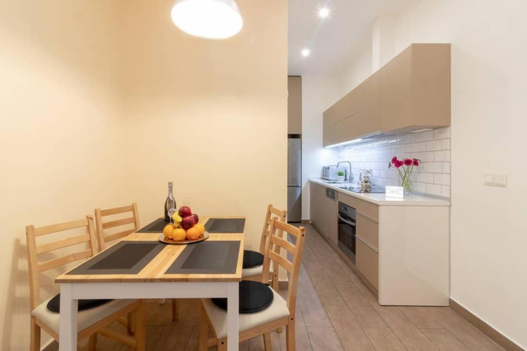 Apartamento And Cozy Next To The Parliament *