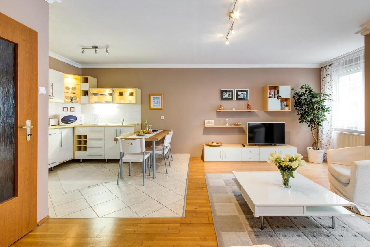 Viola - Newly Furnished With Free Garage! Apartament *